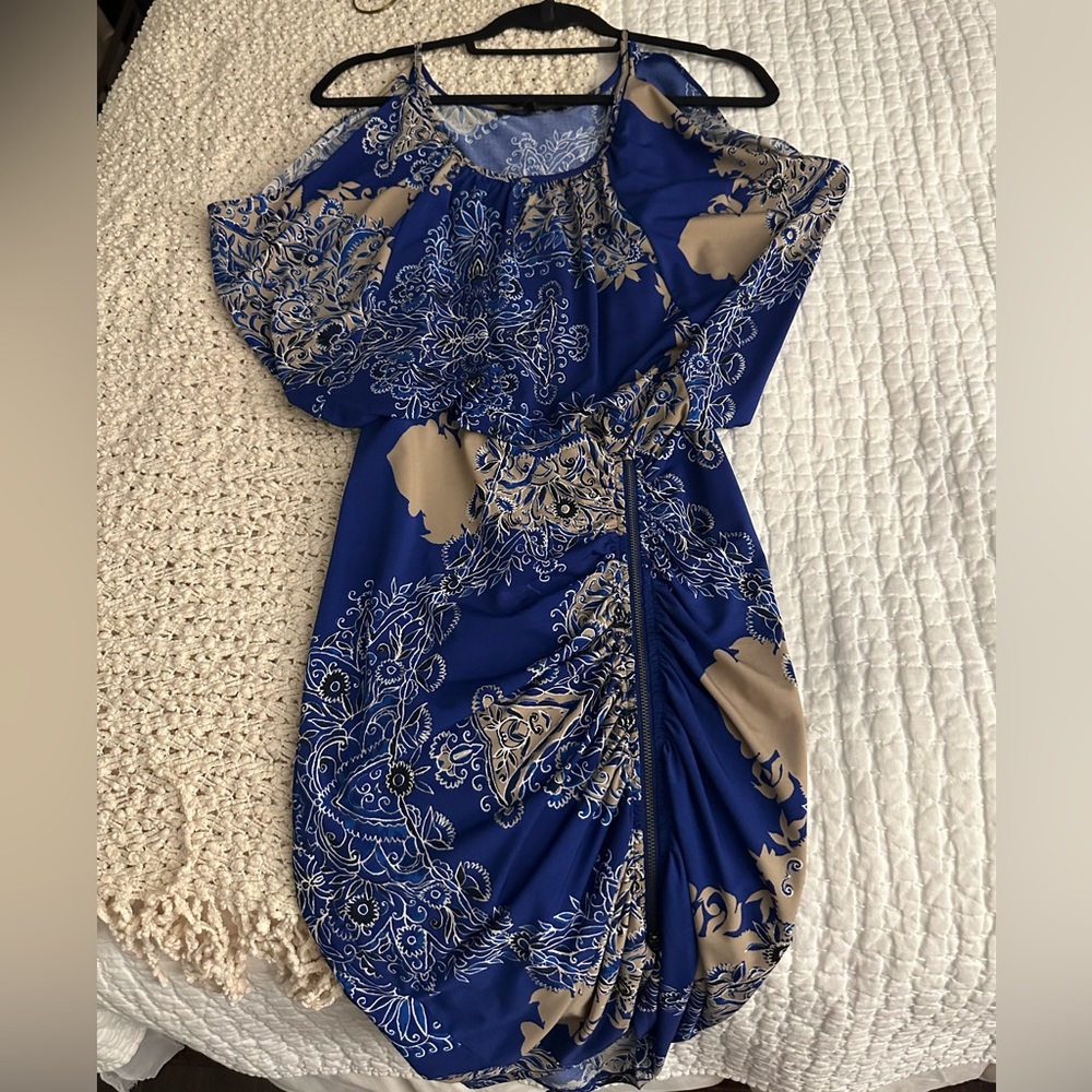BCBGMAXAZRIA blue floral cocktail dress, size XXS
